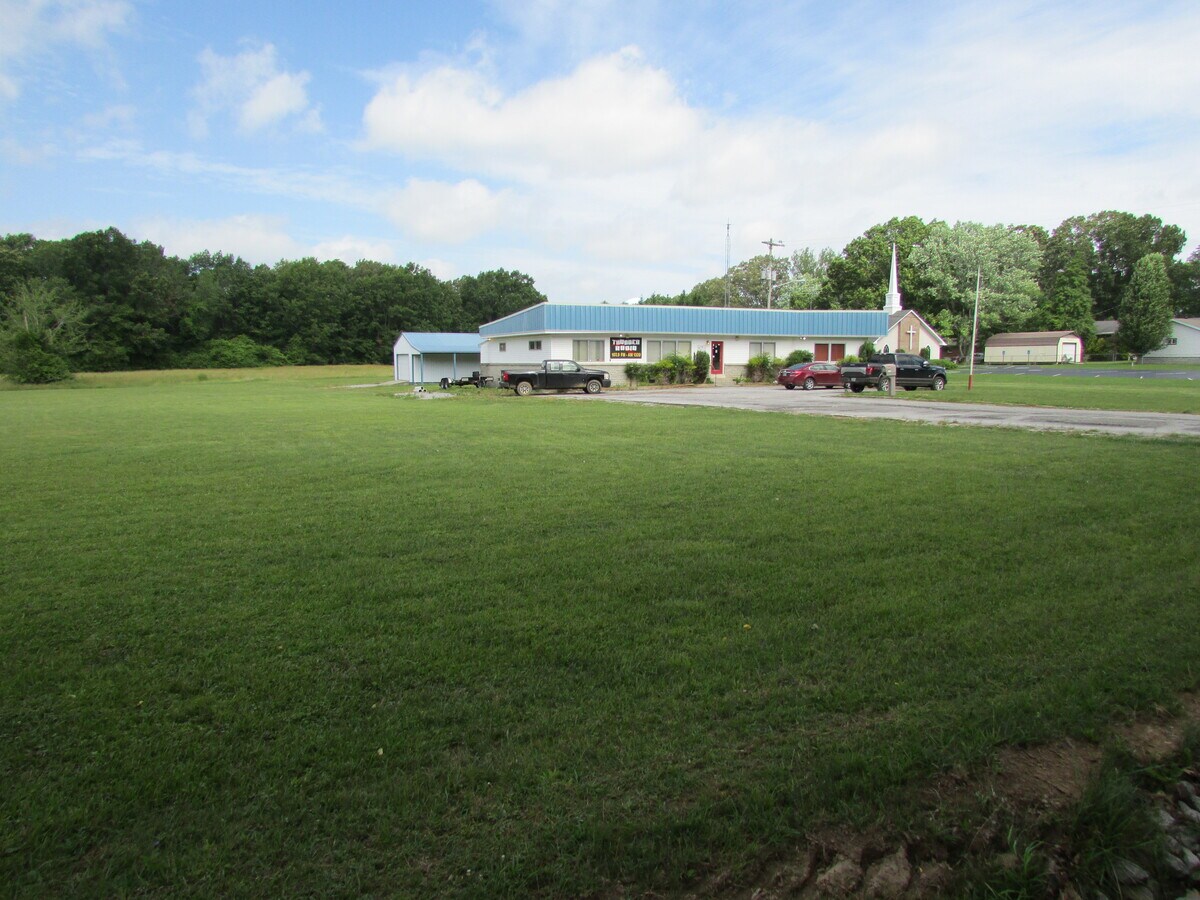 1030 Oakdale St, Manchester, TN 37355