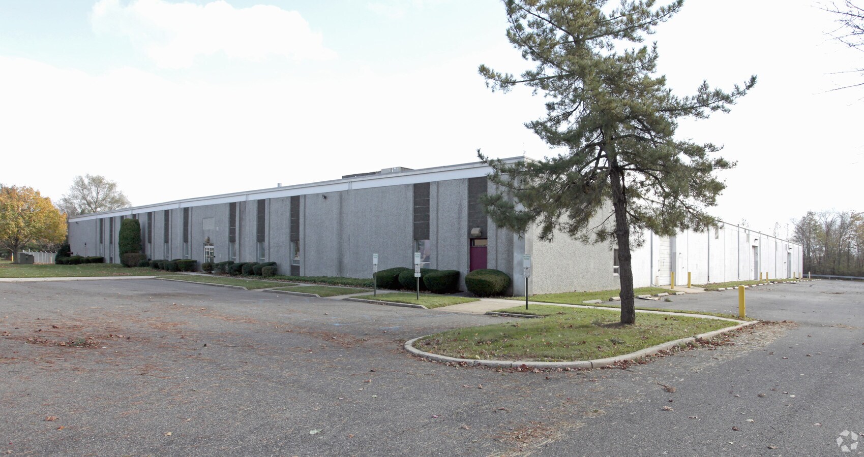 85 Twin Rivers Dr, East Windsor, NJ 08520