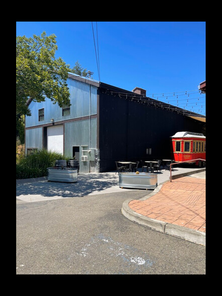 53-61 Front St, Healdsburg, CA for lease - Building Photo - Image 2 of 11