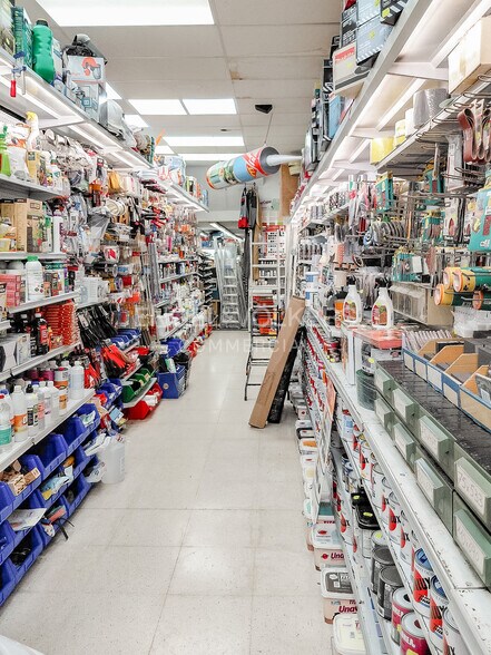 Retail in El Masnou, Barcelona for sale - Building Photo - Image 3 of 8