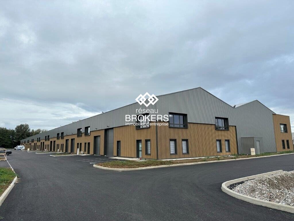 Flex in Bourgoin-Jallieu for lease Building Photo- Image 1 of 18
