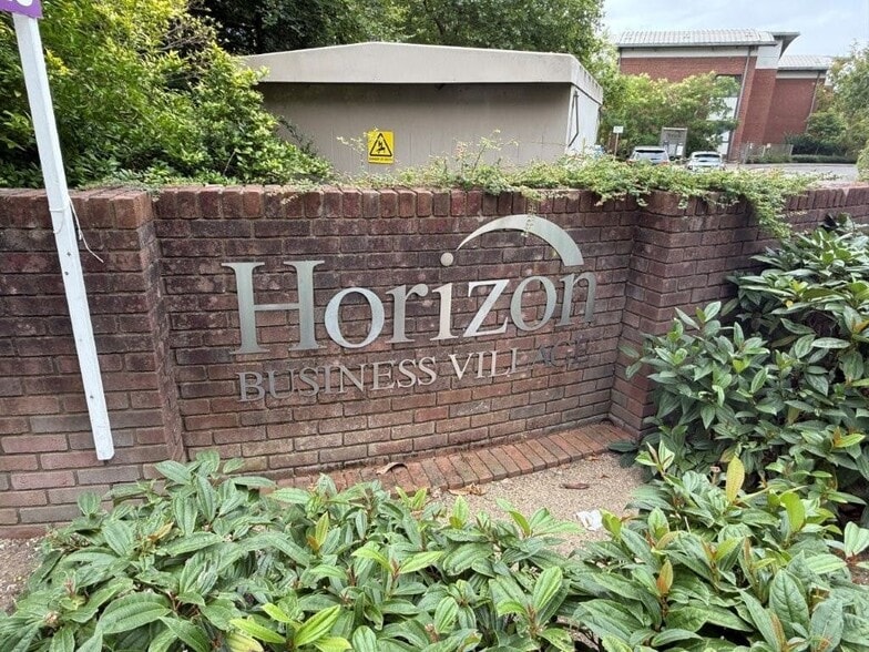 1 Brooklands Rd, Weybridge for sale - Building Photo - Image 2 of 7