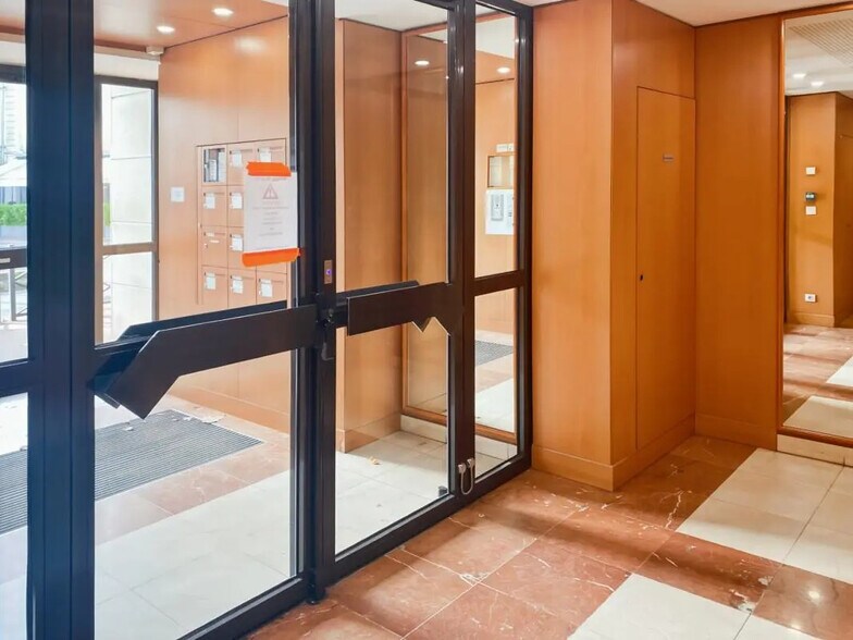 Office in Saint-Maur-des-Fossés for lease - Building Photo - Image 2 of 7