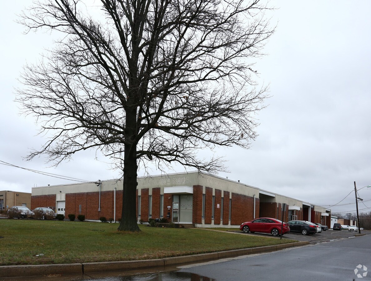 7025 Colonial Hwy, Pennsauken, NJ 08109