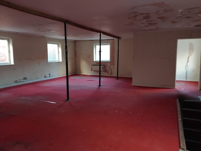 11C Broad St, Welshpool for sale - Interior Photo - Image 2 of 3