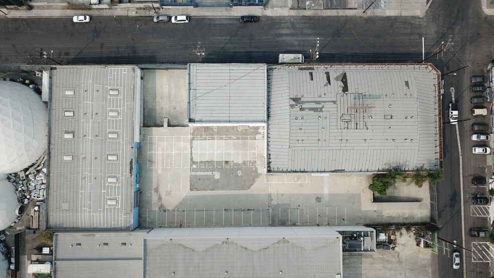 1100 E 5th St, Los Angeles, CA for lease - Building Photo - Image 3 of 6