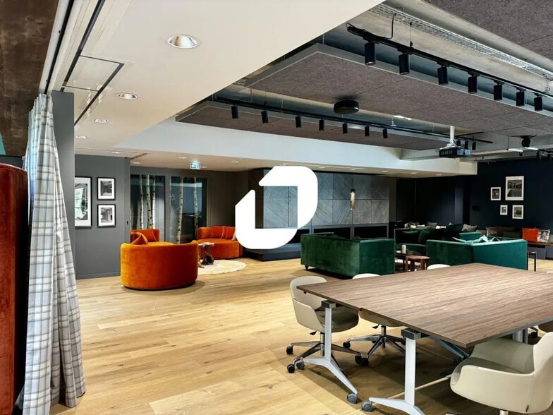 22 Chemin Du Vieux Chêne, Meylan for lease - Interior Photo - Image 2 of 11