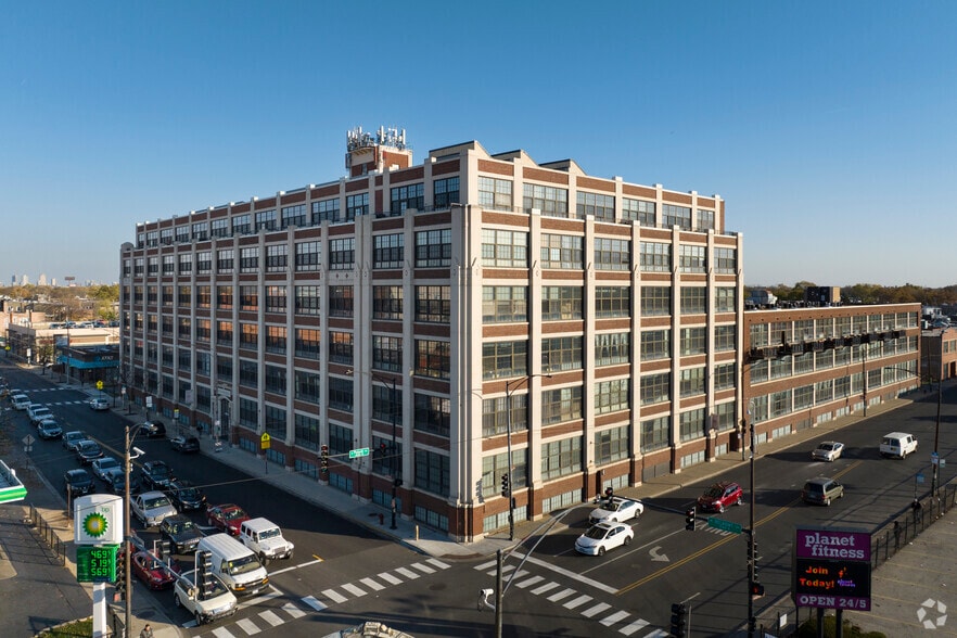 3963 W Belmont Ave, Chicago, IL for sale - Primary Photo - Image 1 of 17