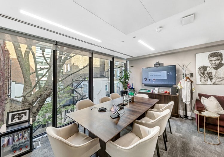 69 Grosvenor St, London for sale Interior Photo- Image 1 of 1
