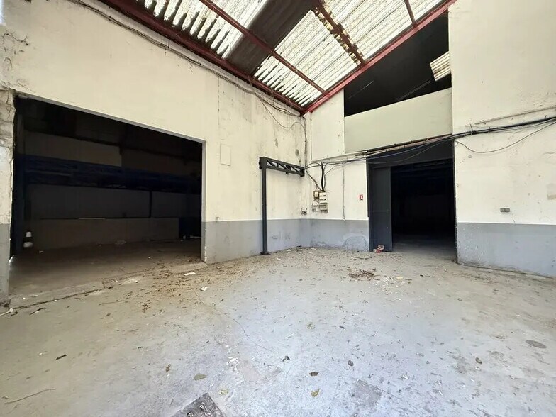 Flex in La Courneuve for sale - Interior Photo - Image 3 of 12