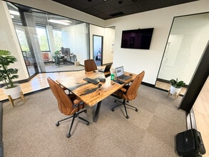 7710 Olentangy River Rd, Columbus, OH for lease Interior Photo- Image 2 of 5