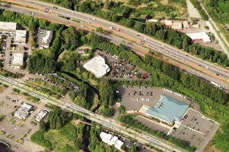450 NW Gilman Blvd, Issaquah, WA - AERIAL map view