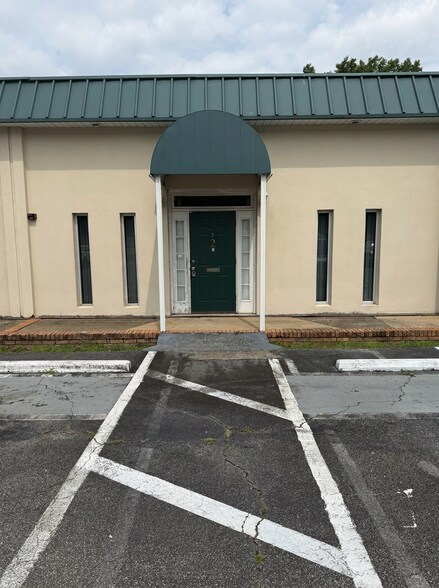 641 Hospital Rd, Commerce, GA for sale - Building Photo - Image 1 of 1