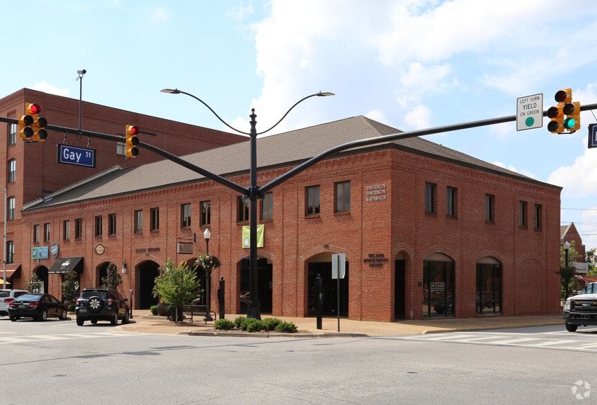 165 E Magnolia Ave, Auburn, AL for sale - Primary Photo - Image 1 of 1