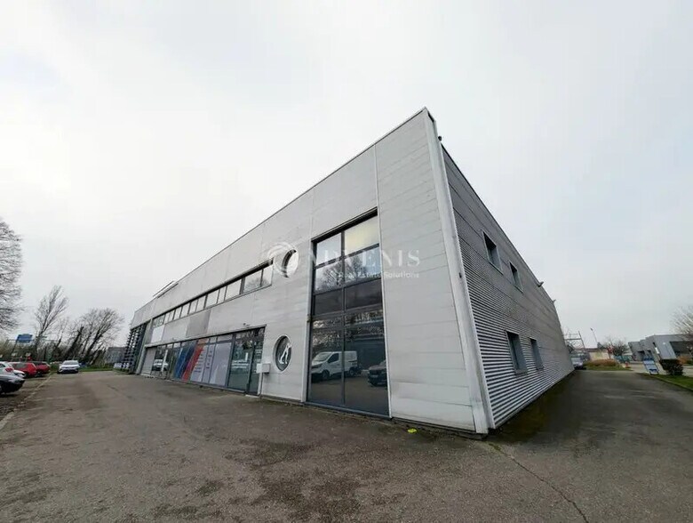 Office in Ostwald for lease - Building Photo - Image 1 of 12