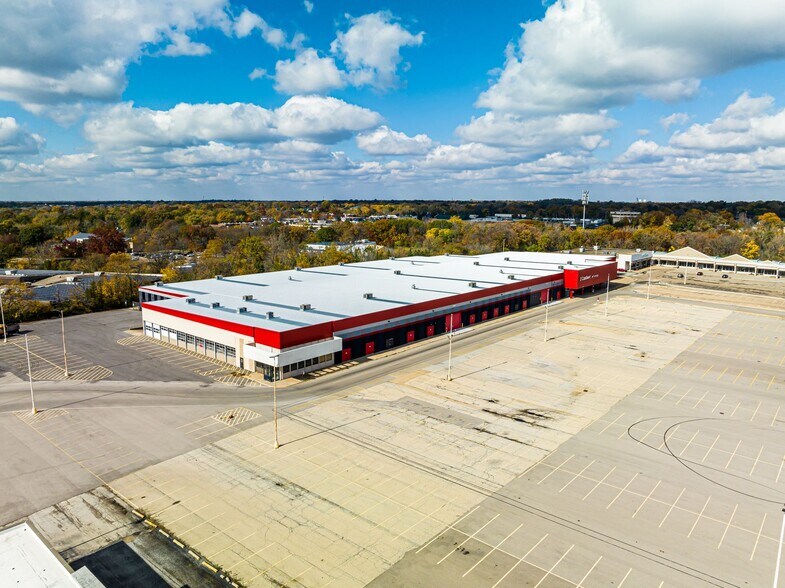 901 W Lake St, Peoria, IL for sale - Primary Photo - Image 1 of 1