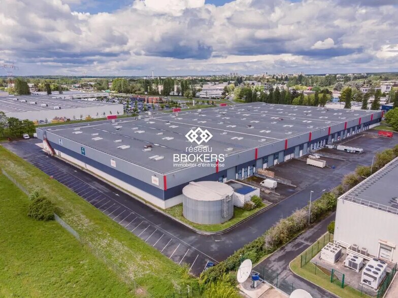 Industrial in Les Ulis for lease - Building Photo - Image 1 of 16