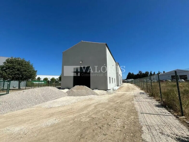 Flex in Rognac for lease - Building Photo - Image 2 of 9