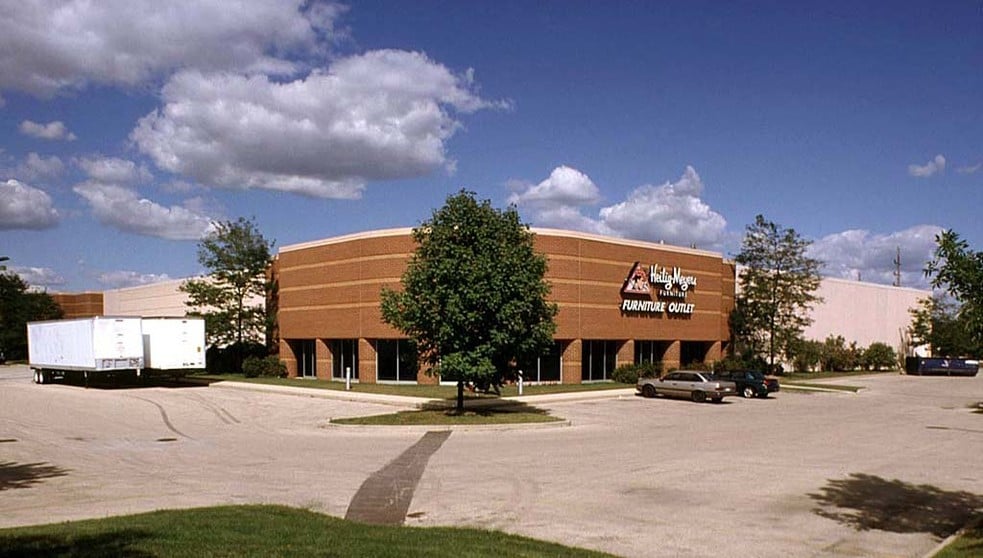 100 Overland Dr, North Aurora, IL for lease - Building Photo - Image 3 of 6