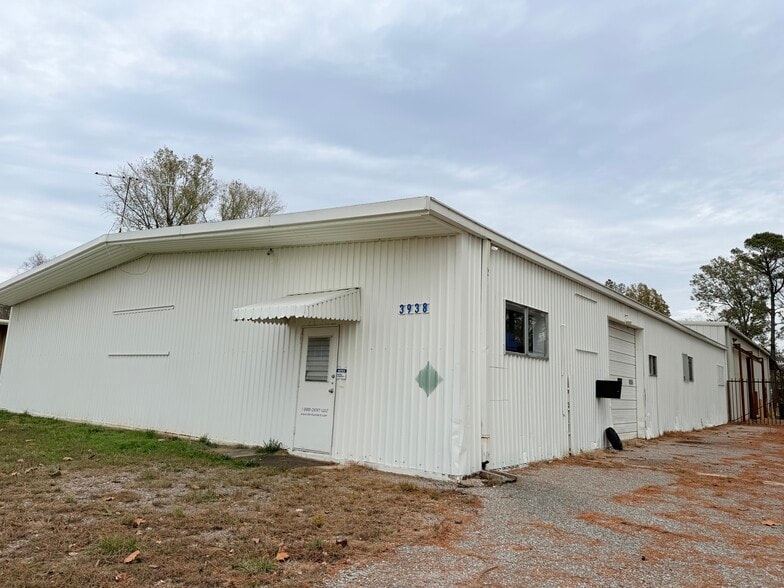 3938 Runway Rd, Memphis, TN for lease - Building Photo - Image 1 of 14