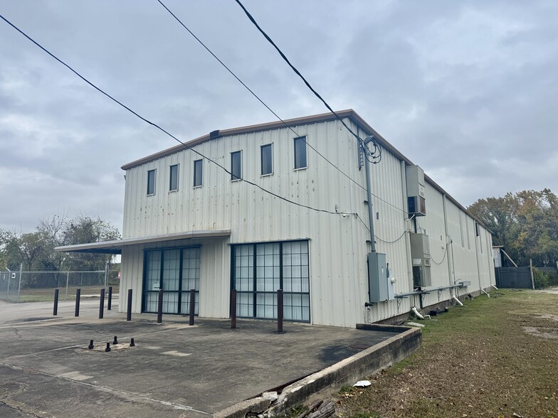 14500 Hempstead Hwy, Houston, TX for lease - Building Photo - Image 2 of 25