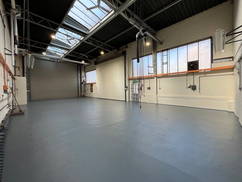 42 Wrest Park, Silsoe for lease - Building Photo - Image 3 of 16