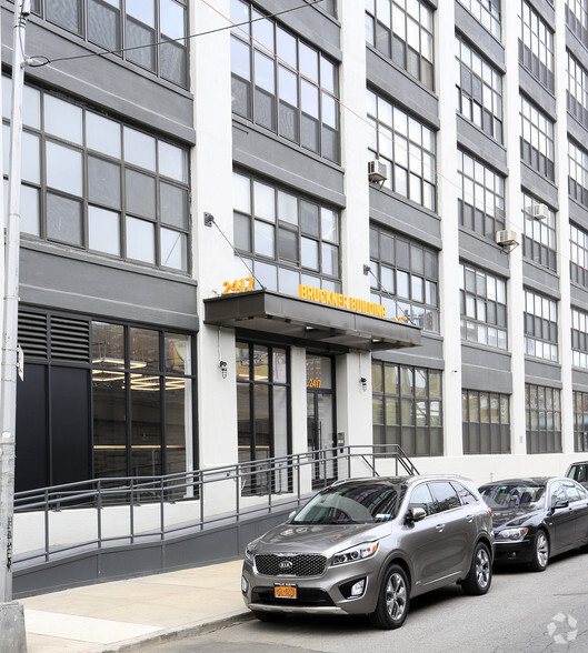 2417 3rd Ave, Bronx, NY for lease - Building Photo - Image 2 of 7