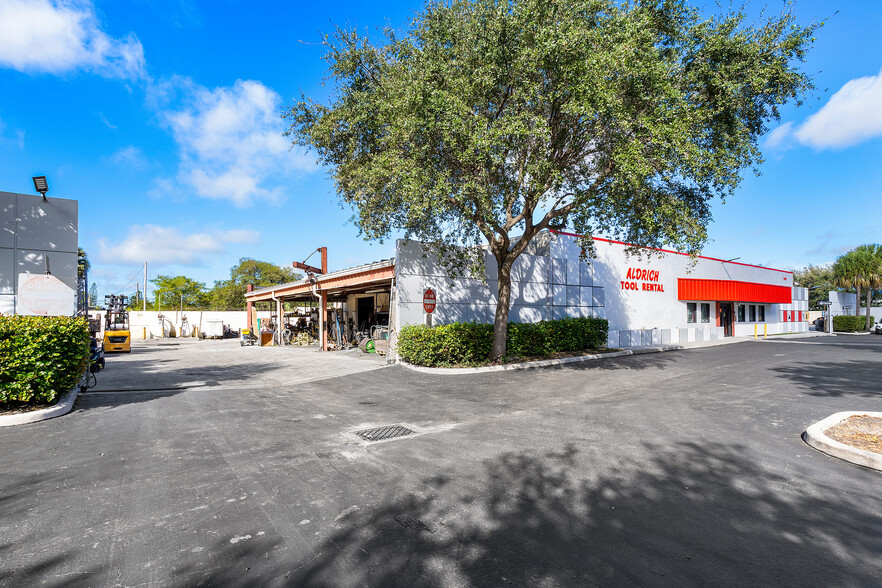 1601 N Congress Ave, West Palm Beach, FL for sale - Building Photo - Image 3 of 11