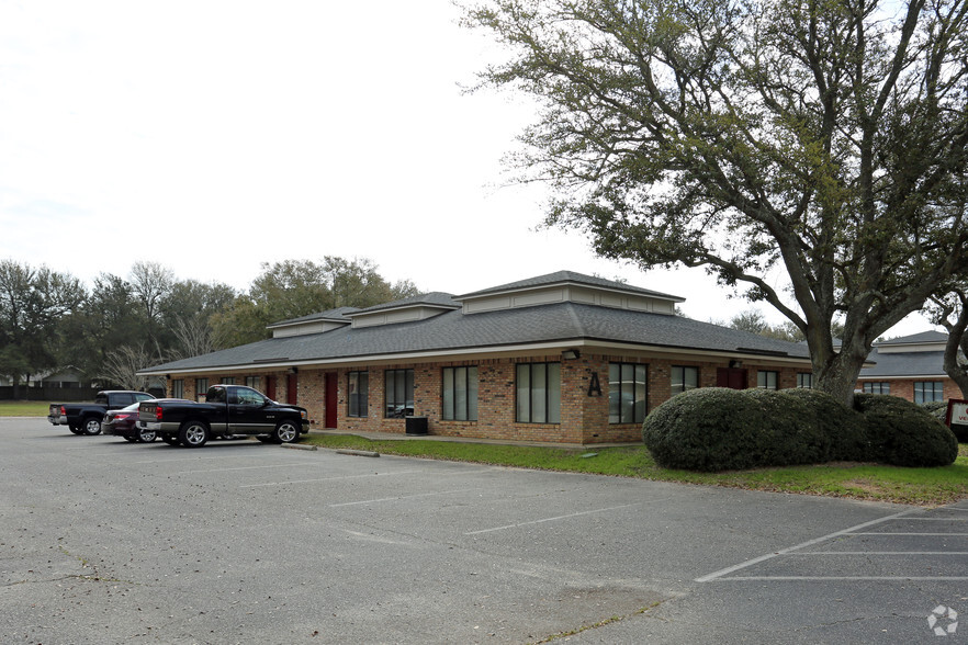 6706 N 9th Ave, Pensacola, FL for lease - Primary Photo - Image 2 of 16