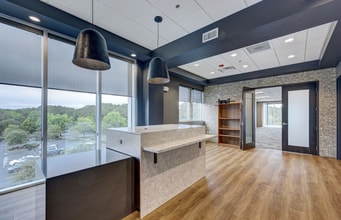 6740 Rock Spring Rd, Wilmington, NC for lease Interior Photo- Image 1 of 7