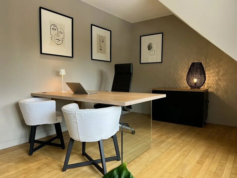 Office in Quimper for lease - Interior Photo - Image 1 of 7