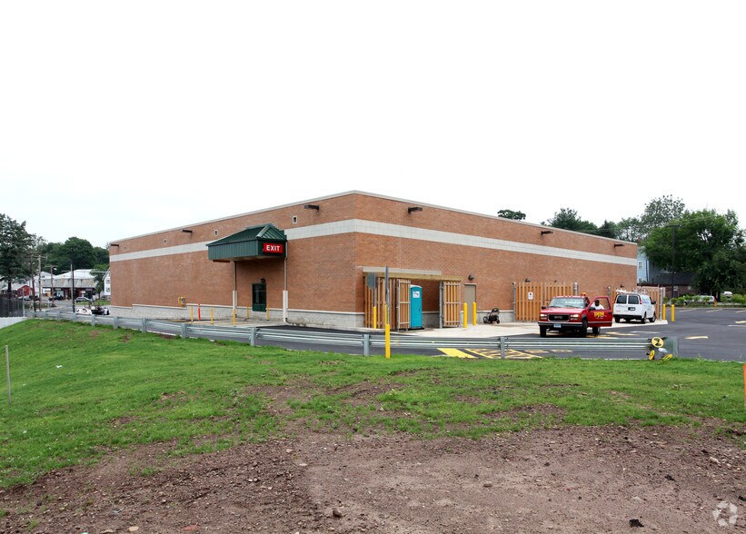 311 E Main St, Middletown, CT for lease - Building Photo - Image 3 of 4