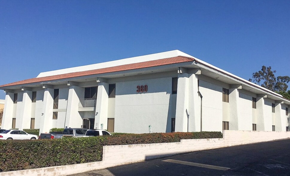 360 Mobil Ave, Camarillo, CA for lease - Building Photo - Image 1 of 6