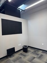 202 E Historic Columbia River Hwy, Troutdale, OR for lease Interior Photo- Image 2 of 8