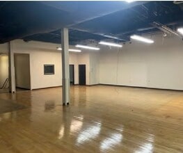 327 S St NE, Washington, DC for sale Interior Photo- Image 2 of 4