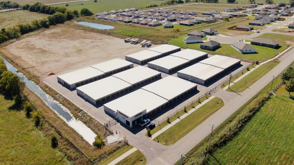 Self Storage – Prairie Grove, AR portfolio of 2 properties for sale on LoopNet.com - Building Photo - Image 2 of 12
