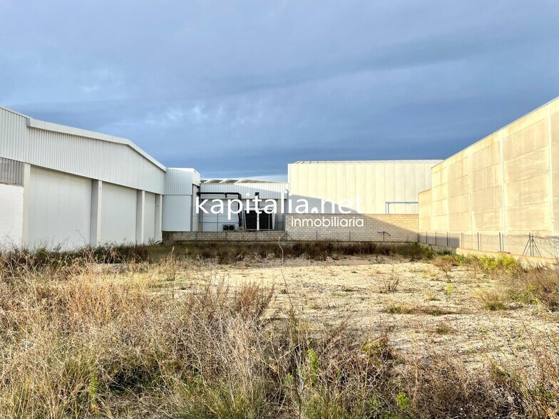 Industrial in València for lease - Building Photo - Image 1 of 3