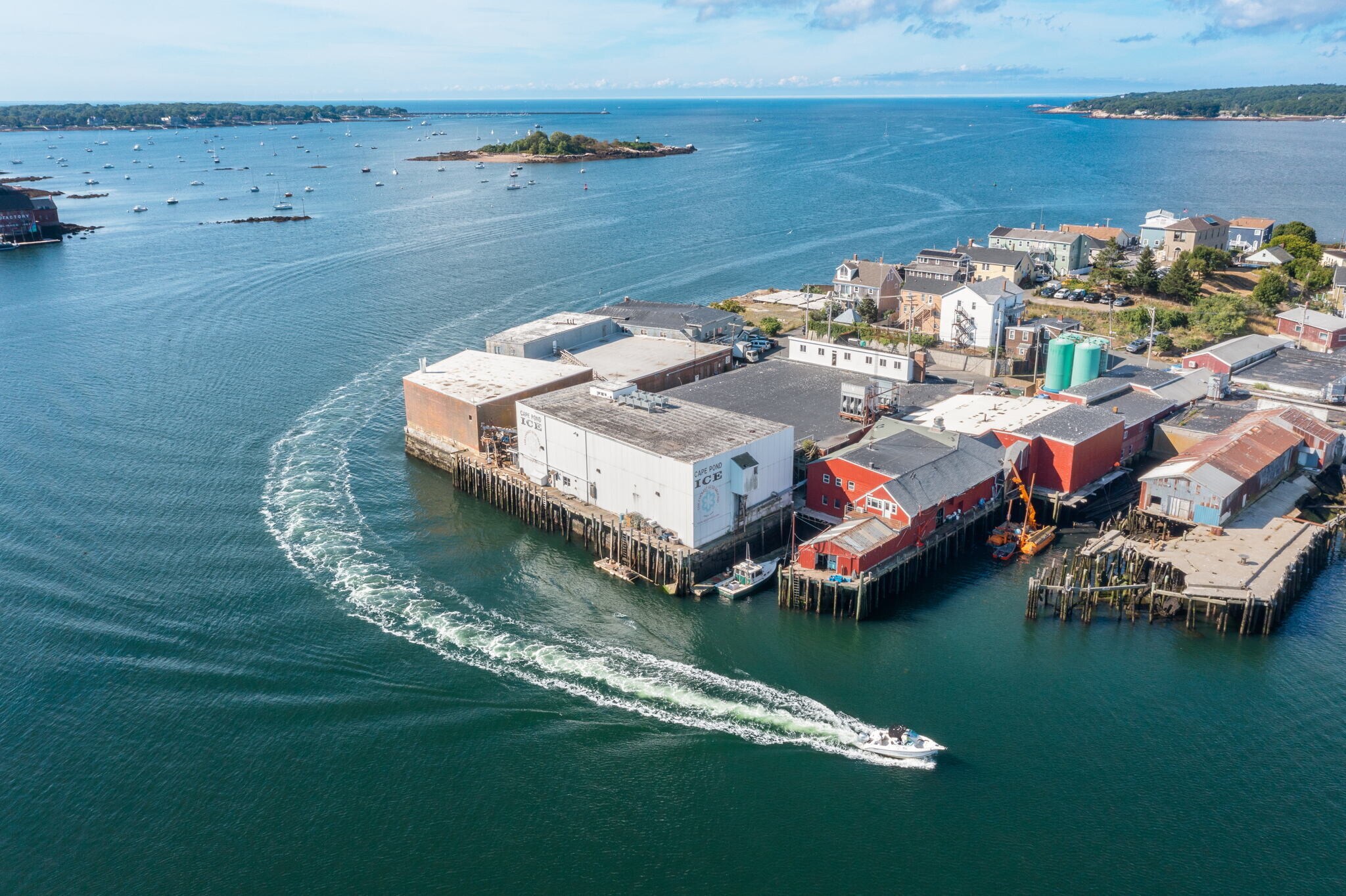 104106A Commercial St, Gloucester, MA 01930