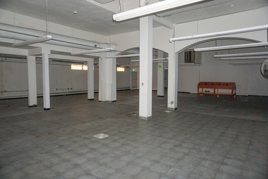 316 Federal Blvd, Denver, CO for lease - Building Photo - Image 3 of 7