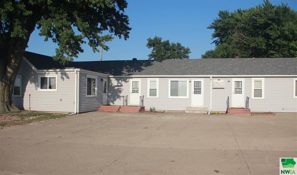 44076 Highway 3, Remsen, IA for sale - Building Photo - Image 1 of 1