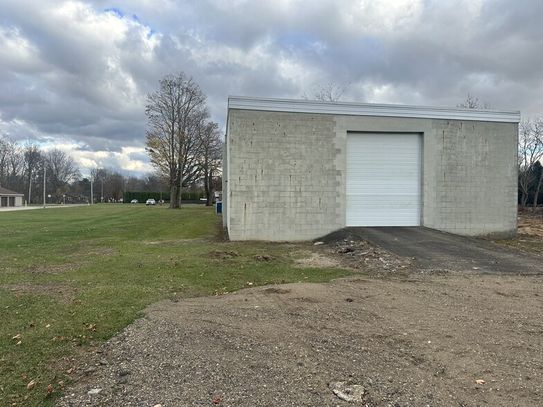 57582 N Main St, Three Rivers, MI for lease - Building Photo - Image 3 of 14