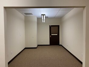 35 N Tyson Ave, Floral Park, NY for lease Interior Photo- Image 2 of 6