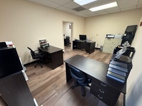 10200 Sepulveda Blvd, Mission Hills, CA for lease Interior Photo- Image 2 of 3