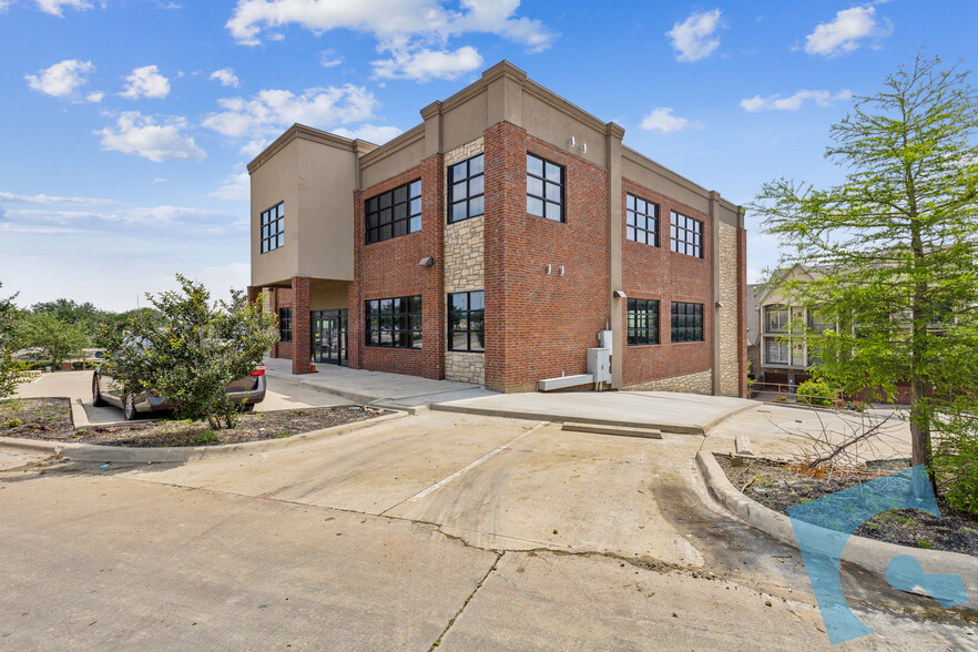 840 Ranchview Dr, Irving, TX for sale - Building Photo - Image 2 of 10