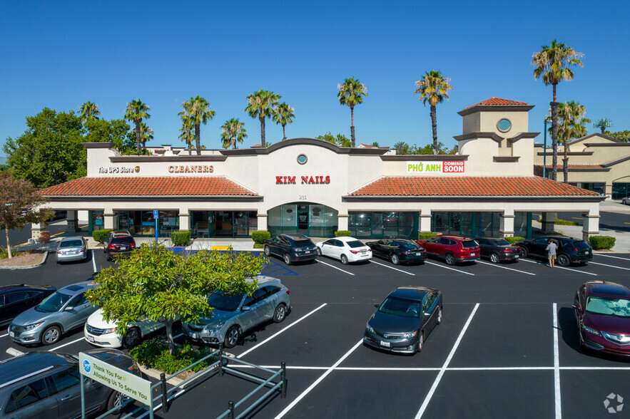 301-375 E Alessandro Blvd, Riverside, CA for lease - Building Photo - Image 3 of 40