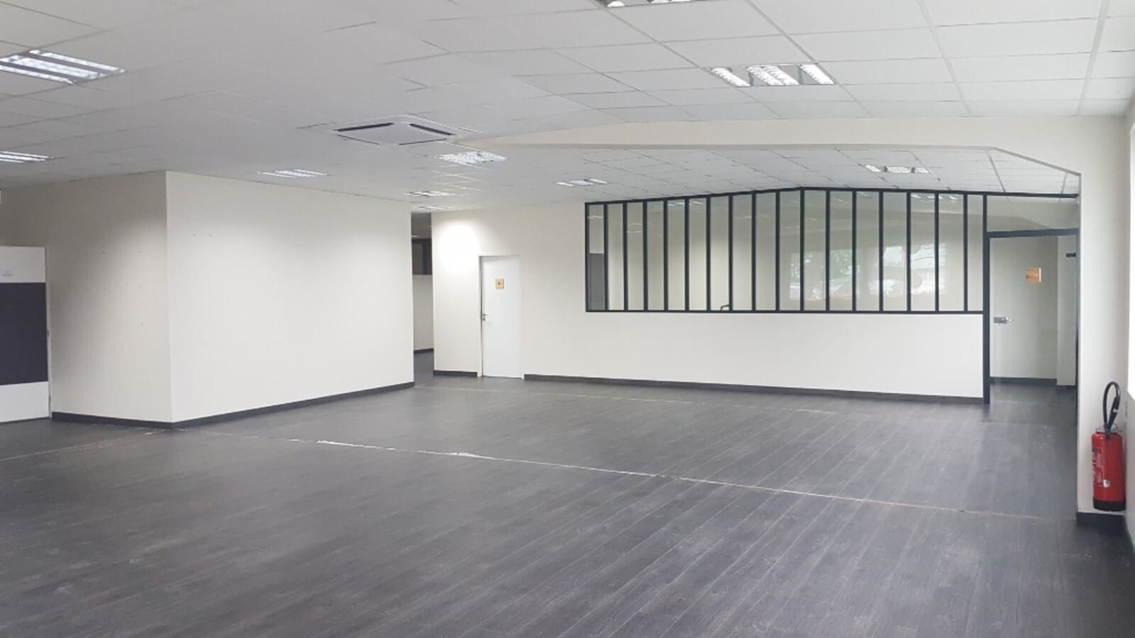 29 Avenue De Magudas, Le Haillan for lease Building Photo- Image 1 of 6