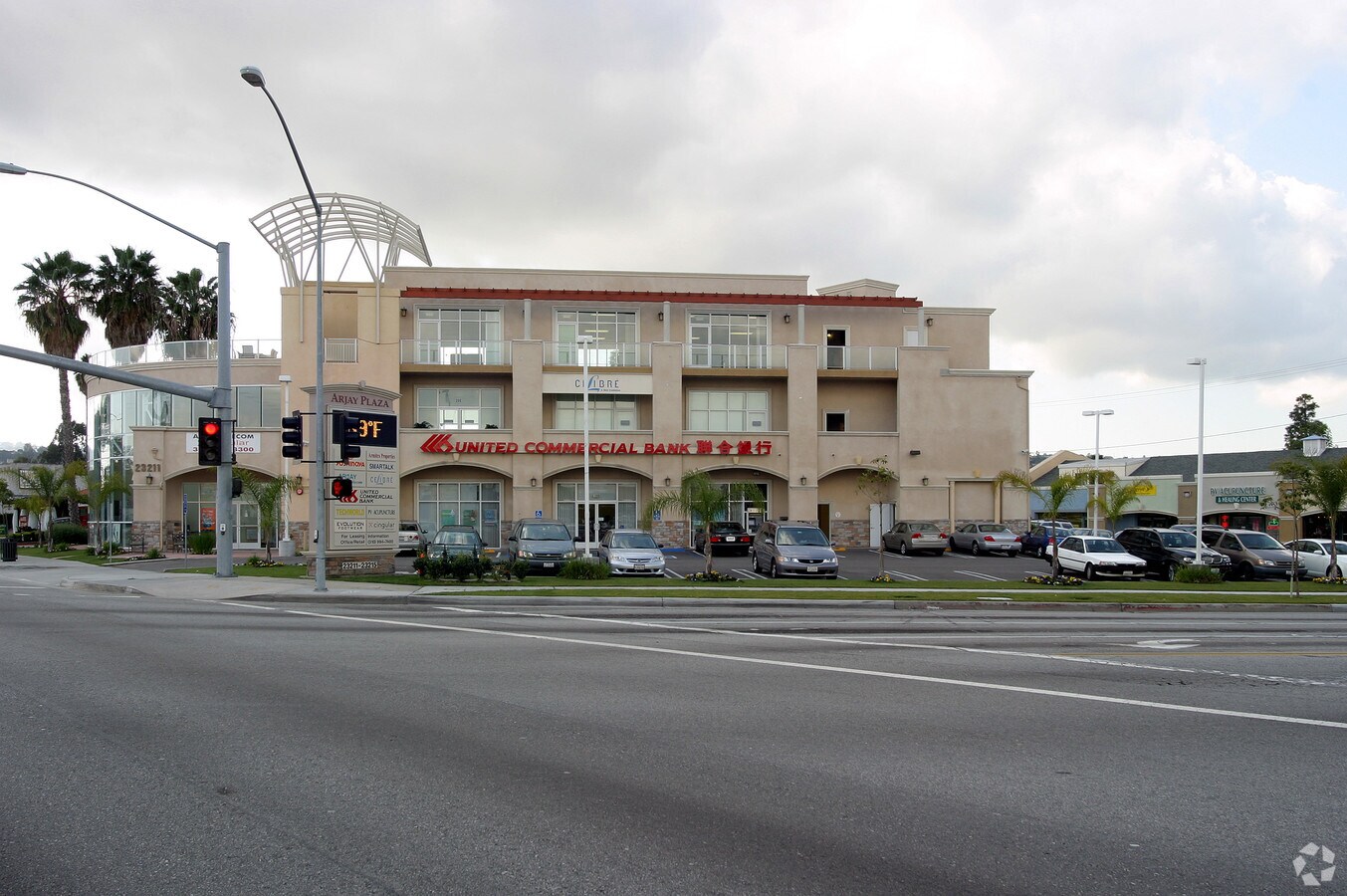 2321123215 Hawthorne Blvd, Torrance, CA 90505 Arjay Plaza