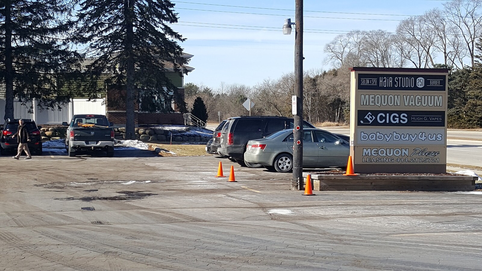 6619 W Mequon Rd, Mequon, WI 53092