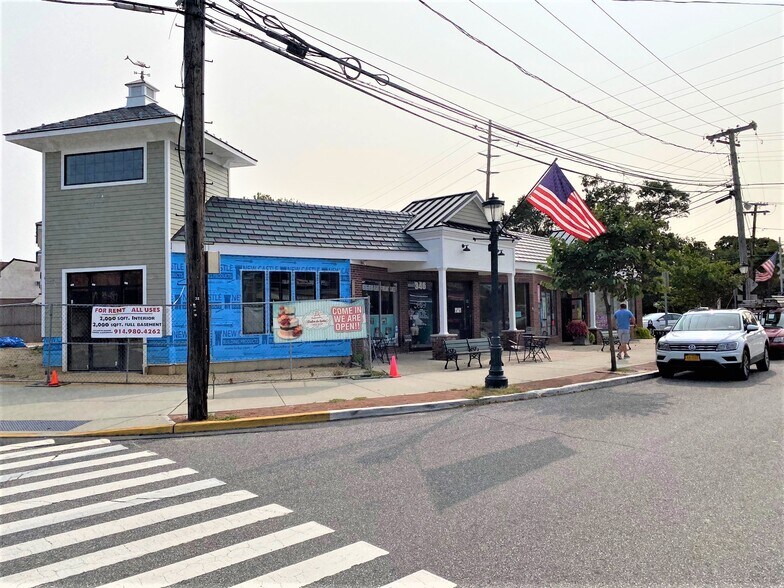 340-348 N Windsor Ave, Brightwaters, NY for sale - Building Photo - Image 1 of 1