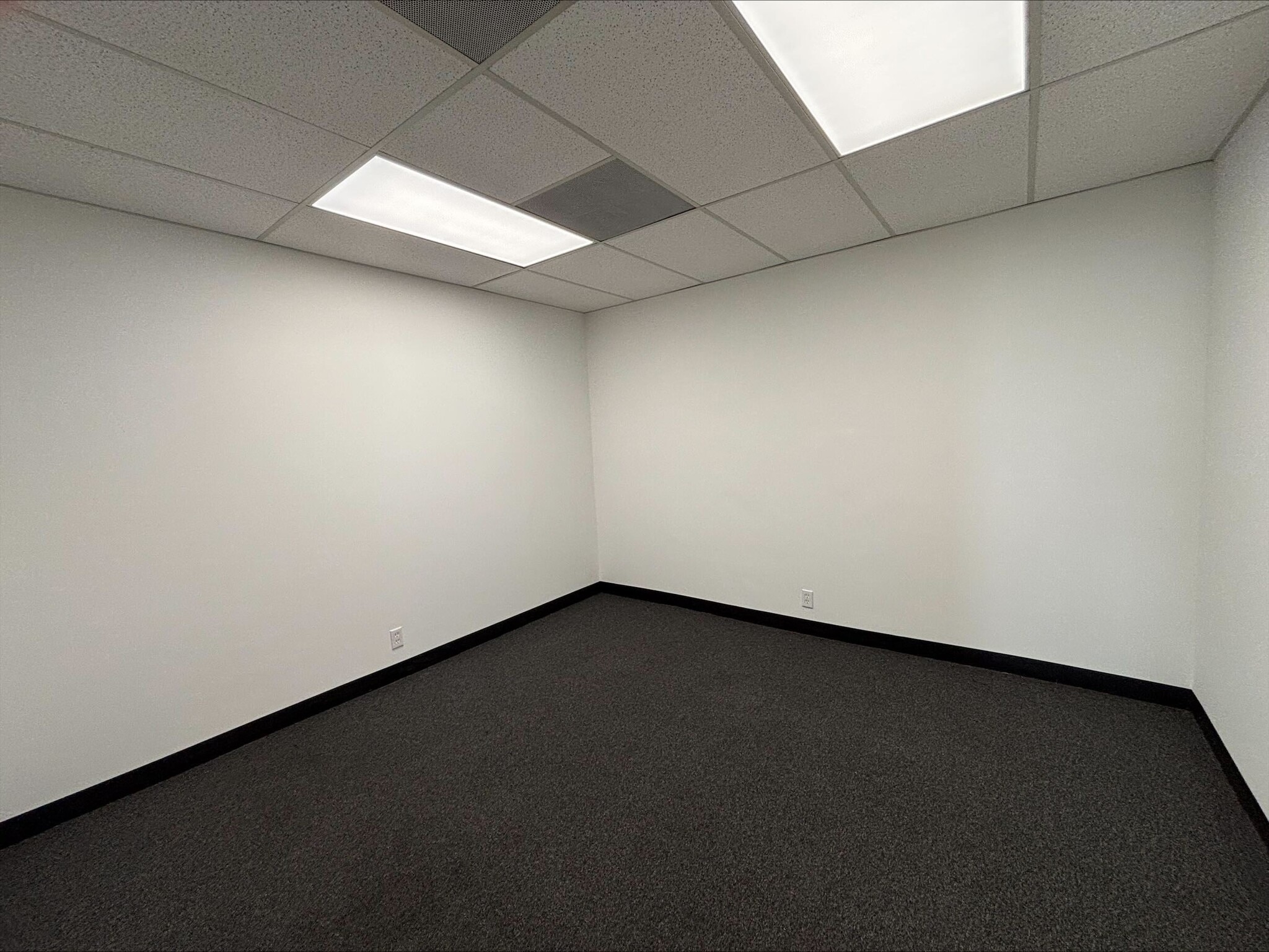 2730 Monterey St, Torrance, CA for lease Interior Photo- Image 1 of 3